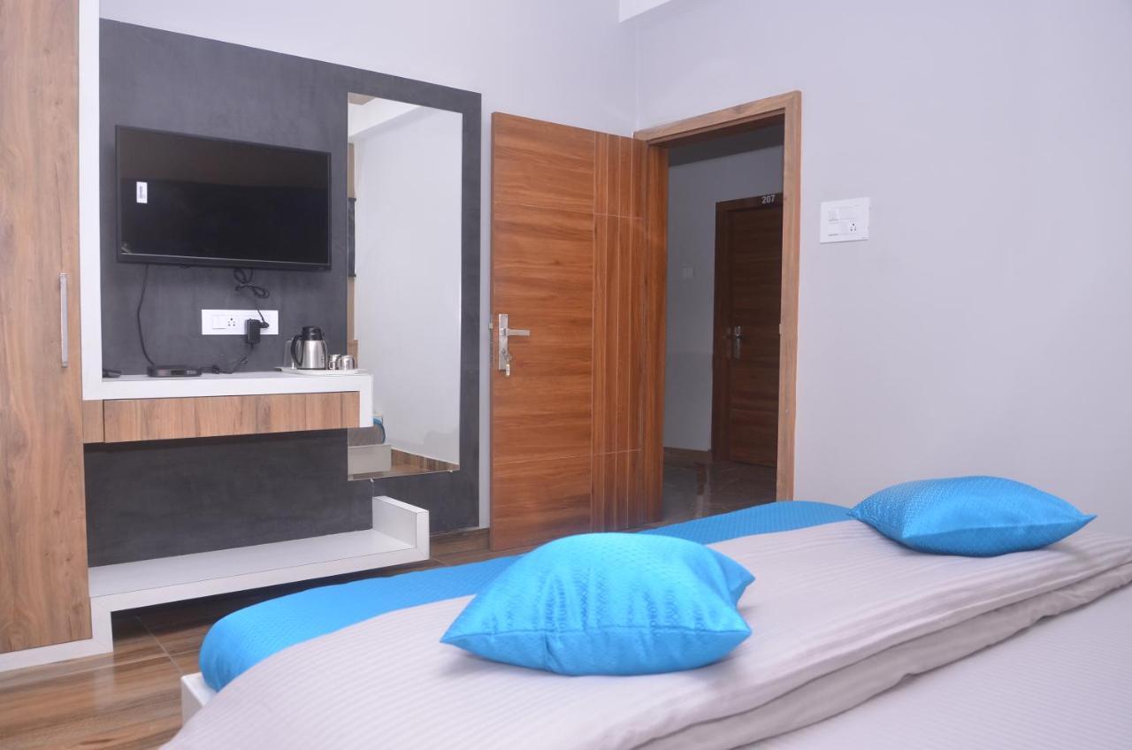 Hotel Radhe Inn Una  Bagian luar foto